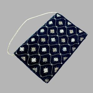 🌺Vintage Velvet Gold Embroidered Wristlet